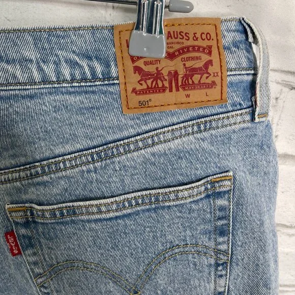 Levis 501 Denim Cutoff Shorts Womens 33 High Rise Distressed Light Wash - Picture 2 of 5